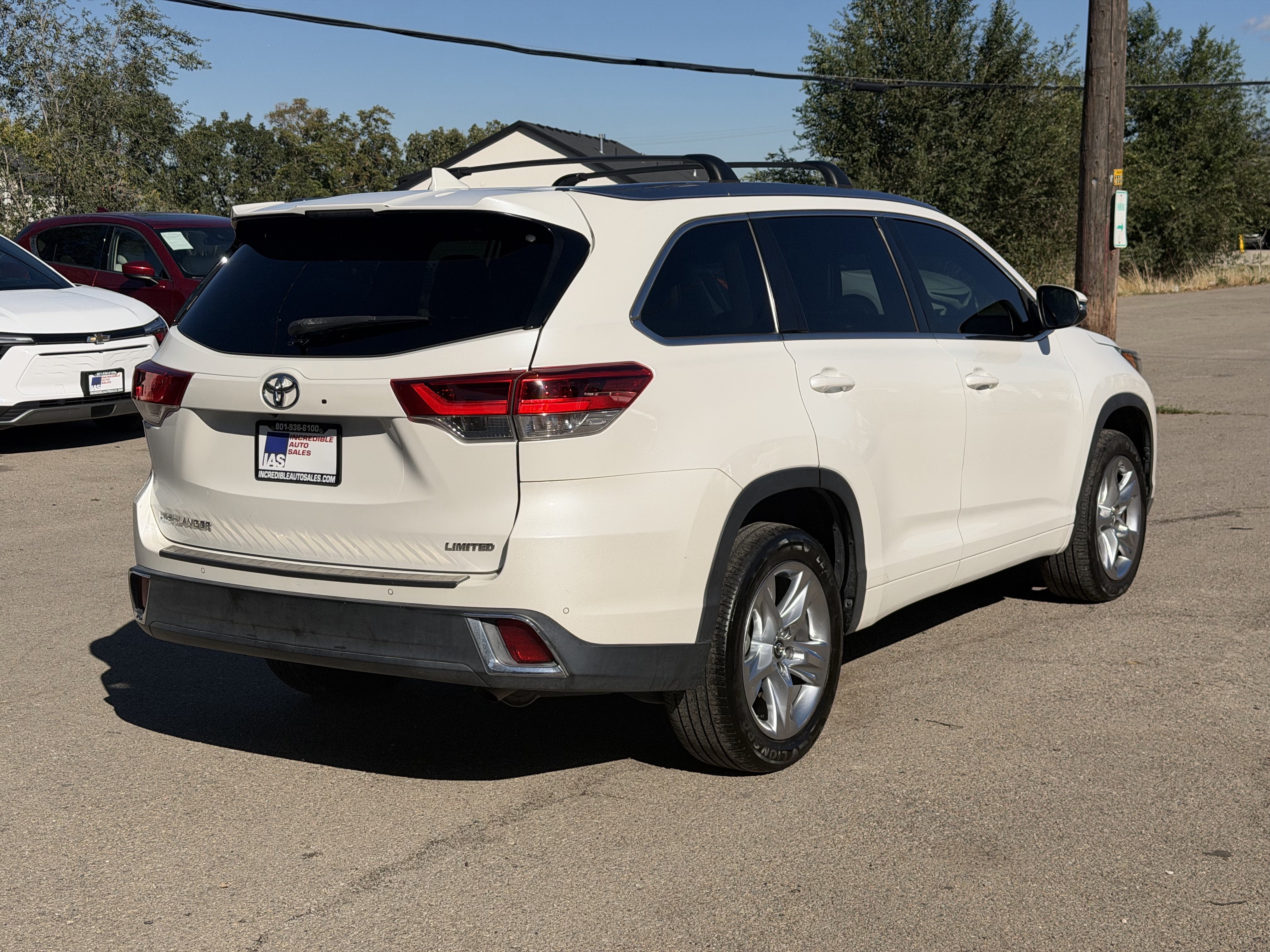 Used 2017 Toyota Highlander Limited FWD image 6