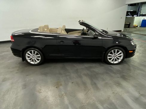 Used 2016 Volkswagen Eos Komfort FWD image 7