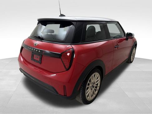 Certified 2025 MINI Cooper S image 9