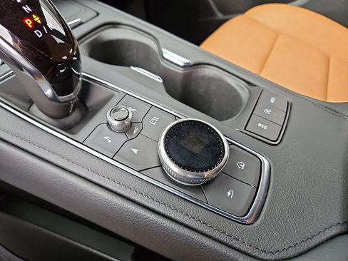 Certified 2025 Cadillac XT4 Sport FWD image 21