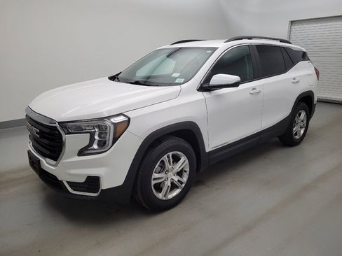 Used 2023 GMC Terrain SLE w/ Driver Convenience Package AWD/4WD image 2