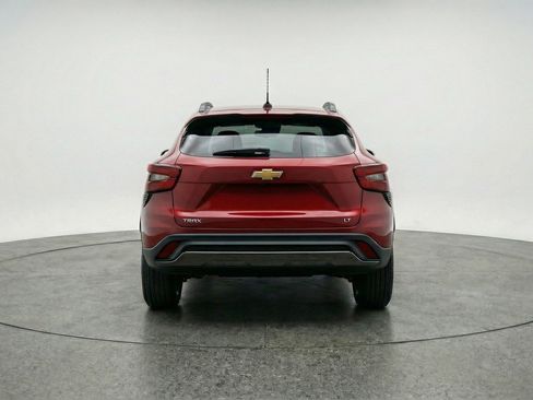 Used 2025 Chevrolet Trax LT image 7