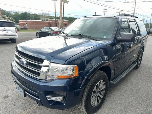Used 2017 Ford Expedition XLT AWD/4WD image 3