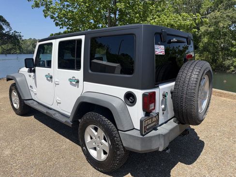 Used 2018 Jeep Wrangler Unlimited Sport S AWD/4WD image 5