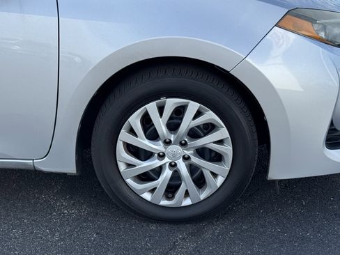 Used 2019 Toyota Corolla LE image 18