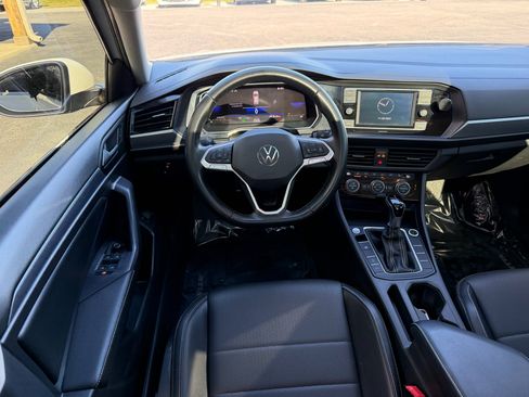 Used 2022 Volkswagen Jetta SE image 14