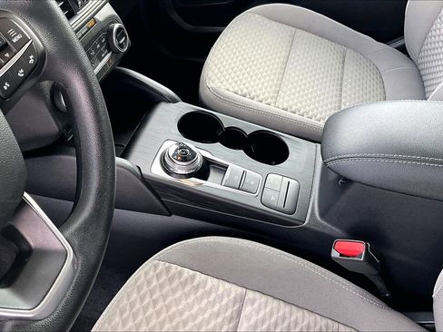 Used 2020 Ford Escape SE image 13