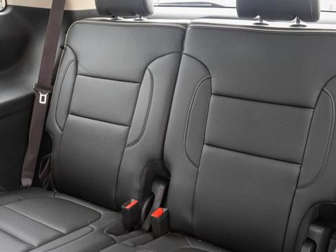 Used 2023 GMC Acadia Denali w/ Denali Technology Package FWD image 15
