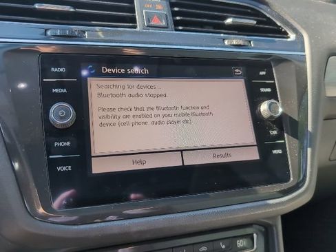 Used 2018 Volkswagen Tiguan SE w/ Panoramic Sunroof Package image 14