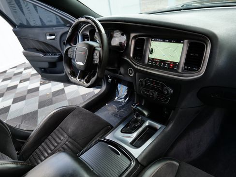 Used 2018 Dodge Charger R/T image 37