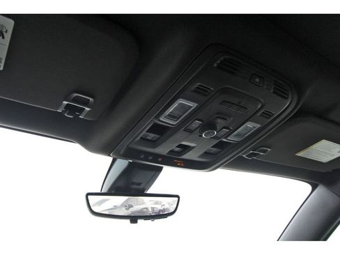 Used 2021 GMC Yukon Denali w/ Denali Premium Package image 26