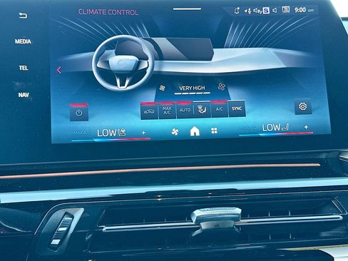 New 2026 BMW X1 M35i w/ Technology Package AWD/4WD image 13