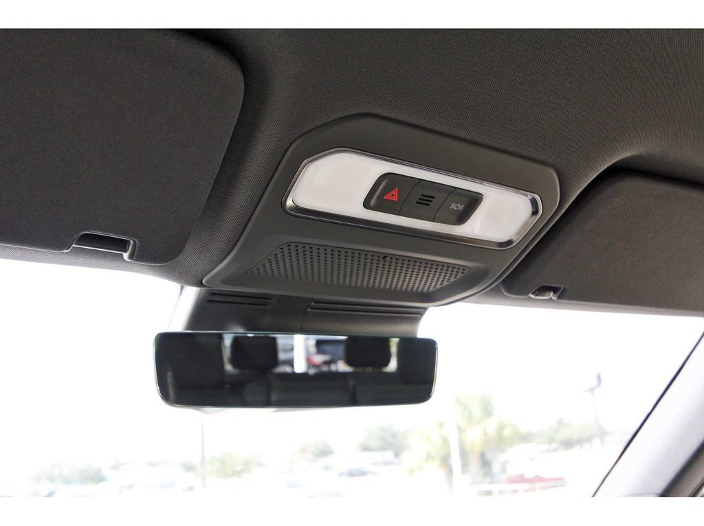 Used 2026 Rivian R1S Adventure Dual AWD/4WD image 24