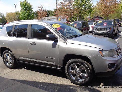 Used 2016 Jeep Compass Sport w/ Power Value Group FWD image 2