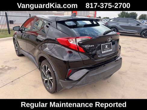 Used 2018 Toyota C-HR XLE FWD image 2