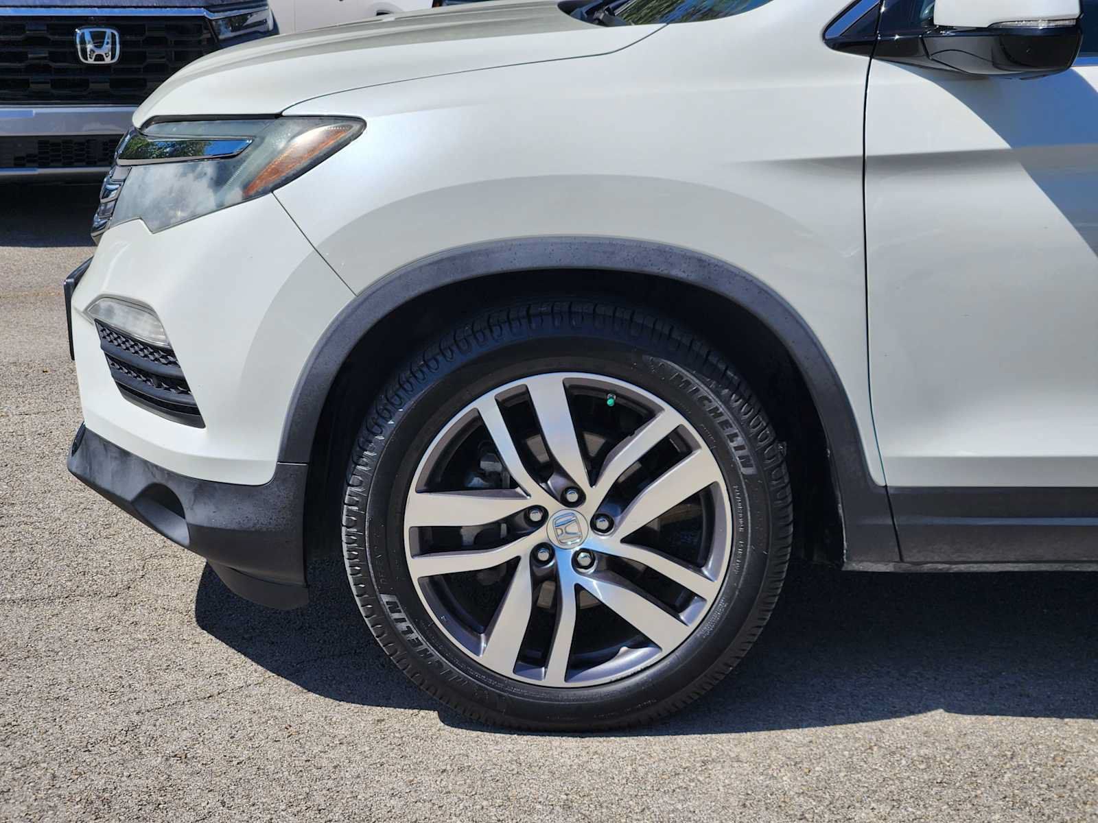 Used 2017 Honda Pilot Touring image 8