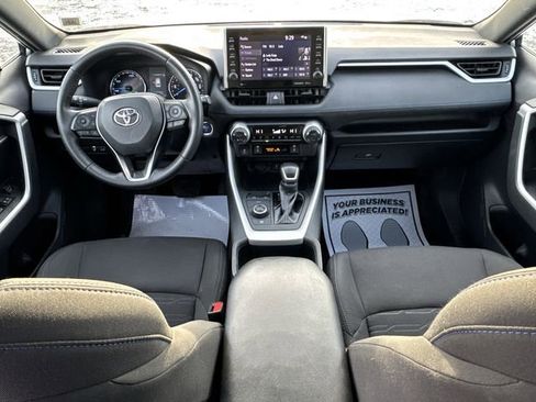 Used 2022 Toyota RAV4 SE w/ Convenience Package image 20
