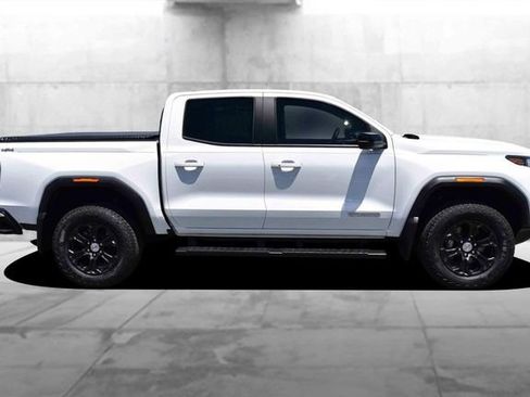 Used 2024 GMC Canyon Elevation w/ Elevation Premium Package AWD/4WD image 5