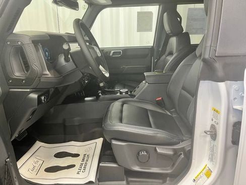 New 2025 Ford Bronco Badlands image 4