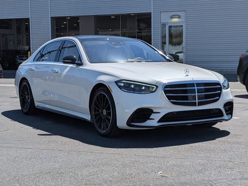 Used 2022 Mercedes-Benz S 580 4MATIC Sedan image 3