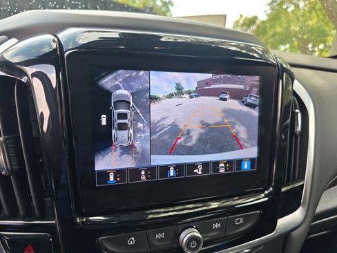 Used 2022 Chevrolet Traverse LT w/ LT Premium Package FWD image 20