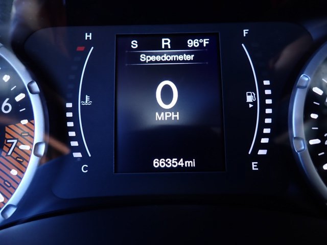 Used 2019 Jeep Renegade Latitude w/ Safety & Security Group II AWD/4WD image 25