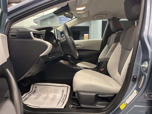 Used 2020 Toyota Corolla LE image 10