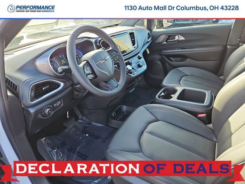 New 2026 Chrysler Pacifica Select image 21