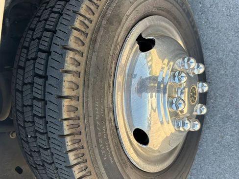 Used 2006 Ford E-450 and Econoline 450 image 28