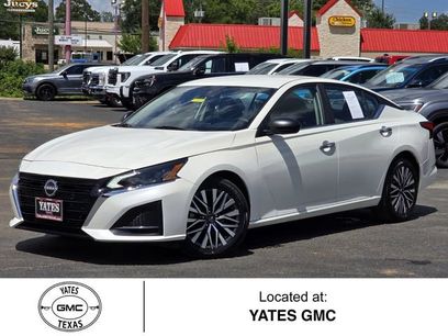 Used 2024 Nissan Altima 2.5 SV