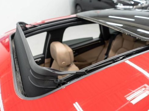 Used 2024 Porsche Macan w/ Premium Plus Package image 34