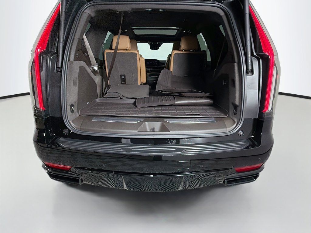 Used 2024 Cadillac Escalade Sport w/ LPO, ONYX Package AWD/4WD image 28