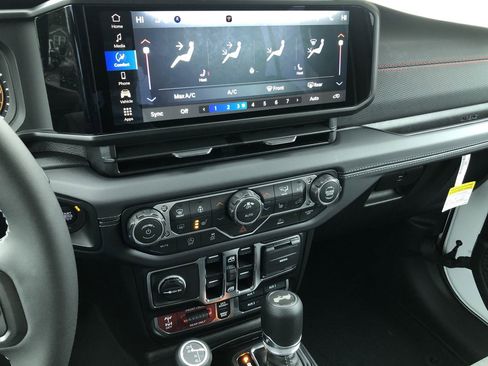 New 2026 Jeep Wrangler Unlimited Rubicon image 29