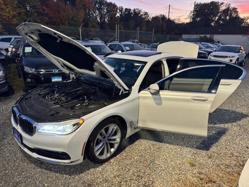 Used 2017 BMW 750i xDrive image 6