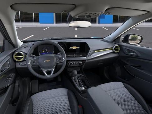 New 2026 Chevrolet Trax LT w/ Sunroof Package FWD image 20