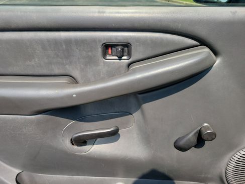 Used 2006 Chevrolet Silverado 1500 W/T image 7