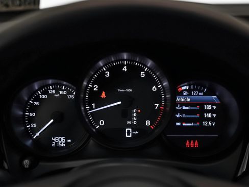 Used 2025 Porsche Macan image 18