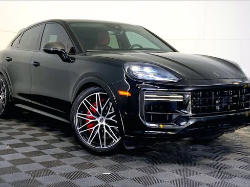 Used 2025 Porsche Cayenne Turbo image 9
