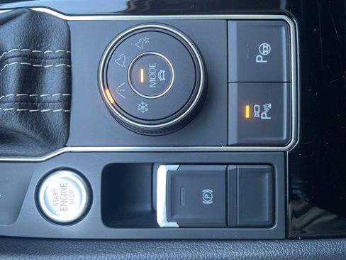 Certified 2021 Volkswagen Atlas SEL Premium image 26