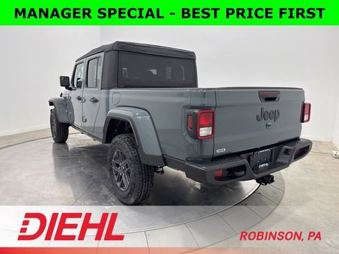 New 2026 Jeep Gladiator Sport image 5