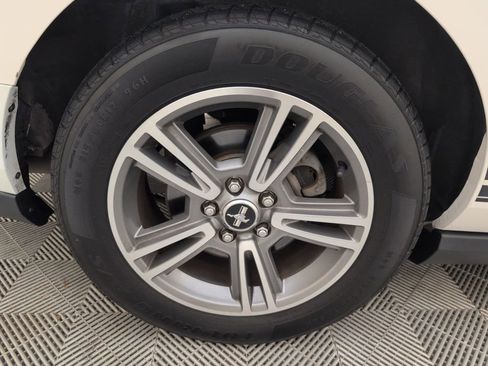 Used 2010 Ford Mustang Premium image 19