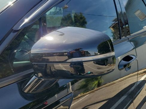 Used 2023 Kia Sorento S w/ Panoramic Sunroof Package FWD image 8