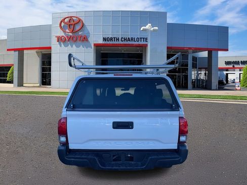 Used 2022 Toyota Tacoma SR image 9