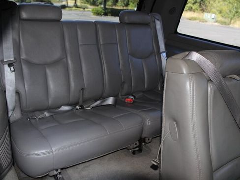 Used 2004 GMC Yukon SLT w/ 1SD Preferred Equipment Group AWD/4WD image 15