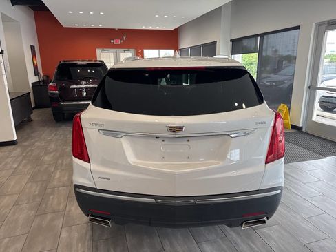 Used 2017 Cadillac XT5 Luxury AWD/4WD image 11