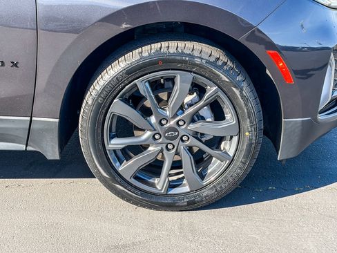 Used 2022 Chevrolet Equinox RS w/ Infotainment Package image 9