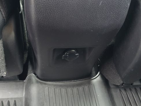 Used 2017 Toyota RAV4 Platinum FWD image 25