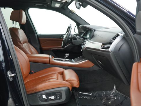 Used 2021 BMW X5 M50i AWD/4WD image 11