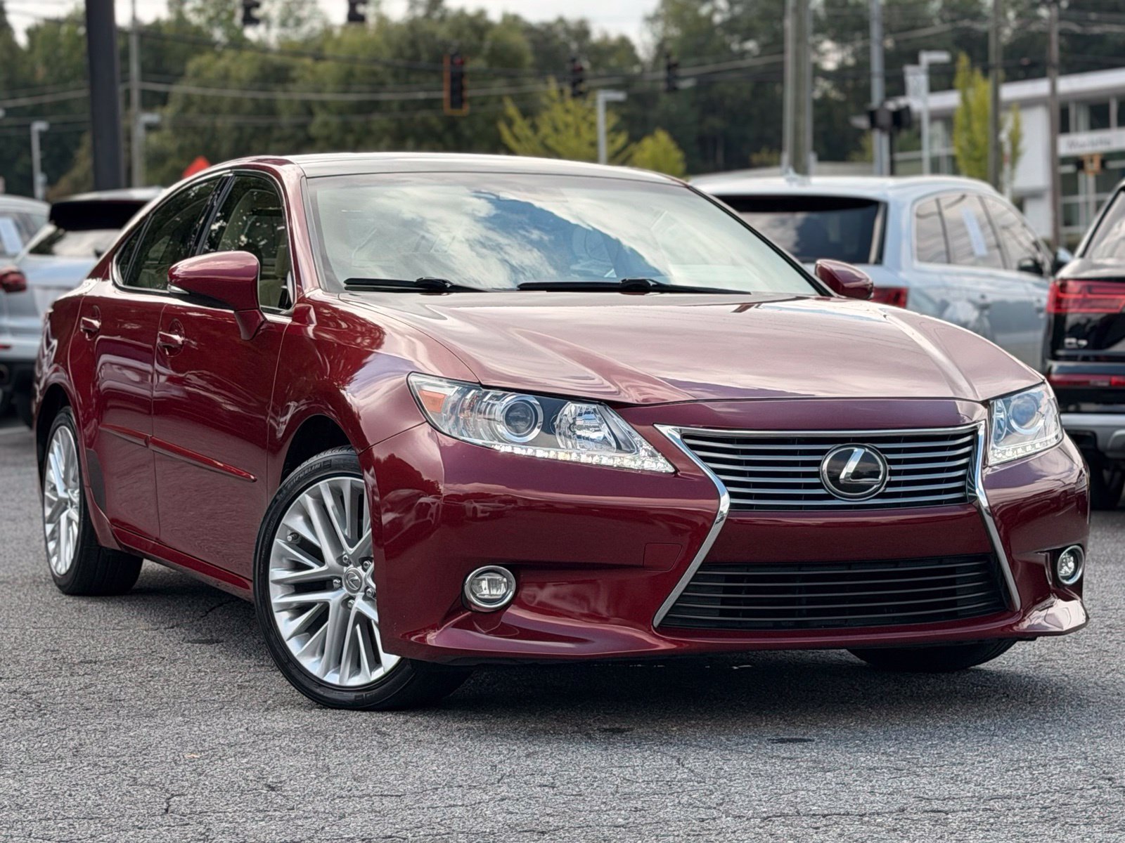 Used 2015 Lexus ES 350 w/ Ultra Luxury Package FWD image 8