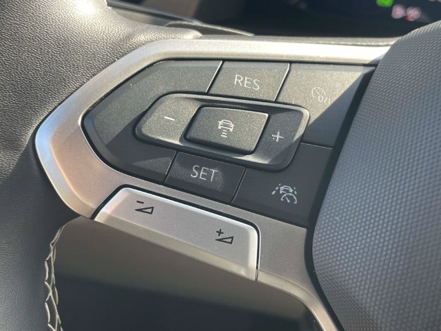 Certified 2026 Volkswagen Atlas SE w/ Panoramic Sunroof Package FWD image 23